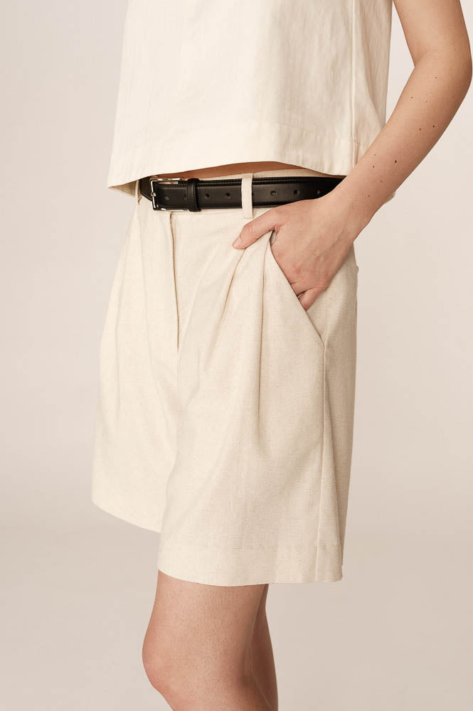 Grace & Mila Pascal Tailored Ecru Bermuda Shorts