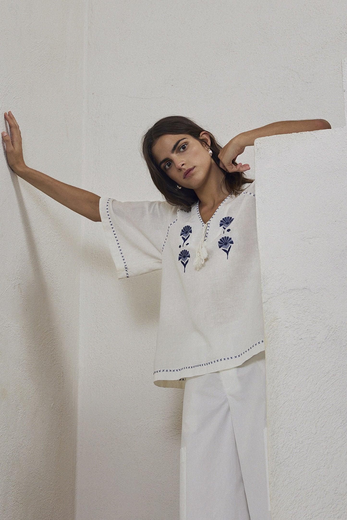 Yerse Embroidered Ecru Blouse