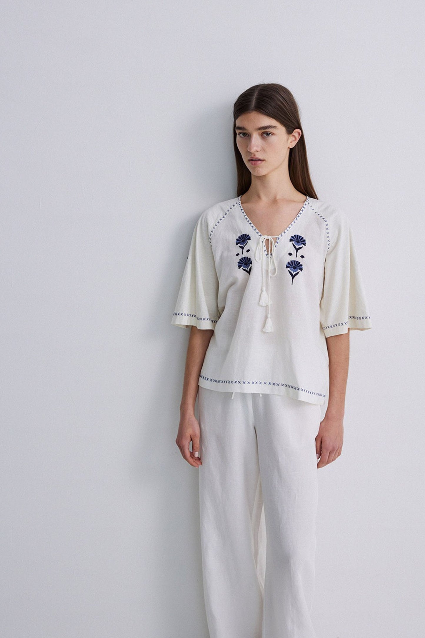 Yerse Embroidered Ecru Blouse