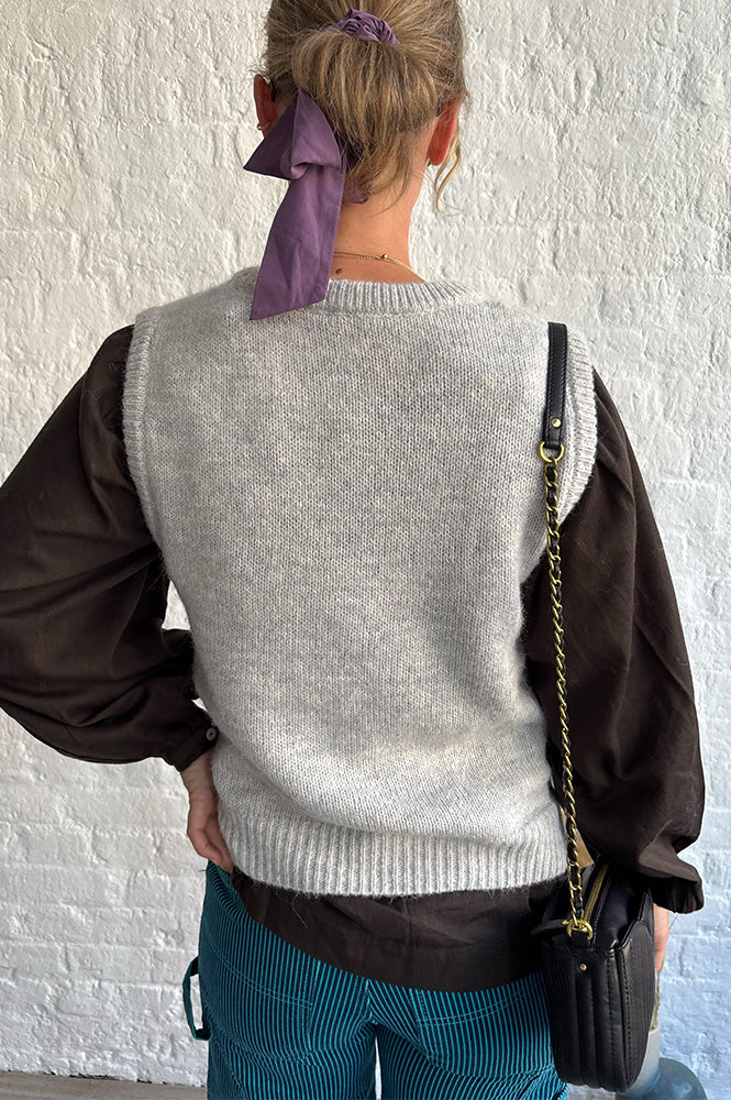 Grace & Mila Say Grey Sleeveless Sweater