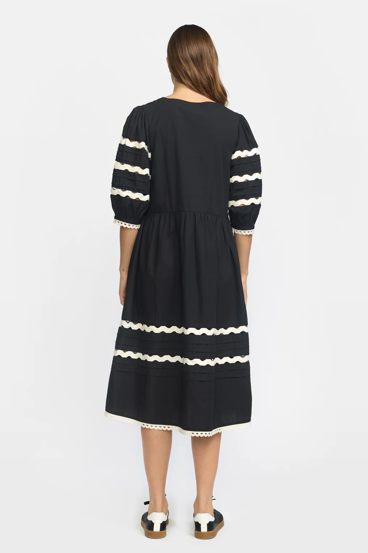 Esmé Studios Maddy Black Dress