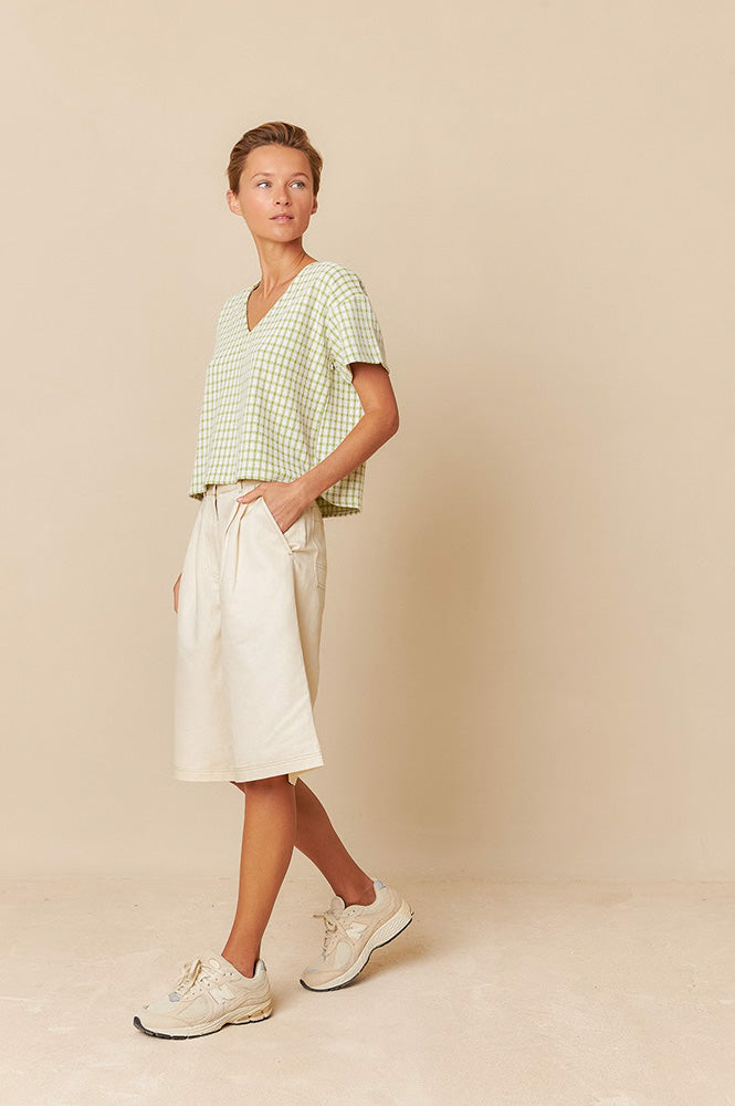 Indi & Cold Gabardine Cream Bermuda Shorts