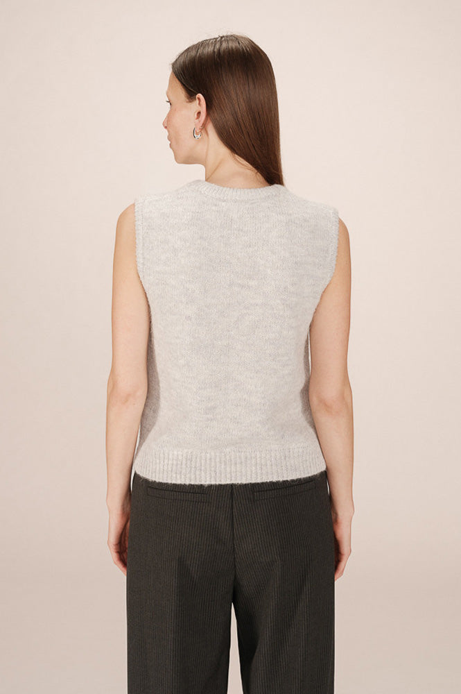 Grace & Mila Say Grey Sleeveless Sweater