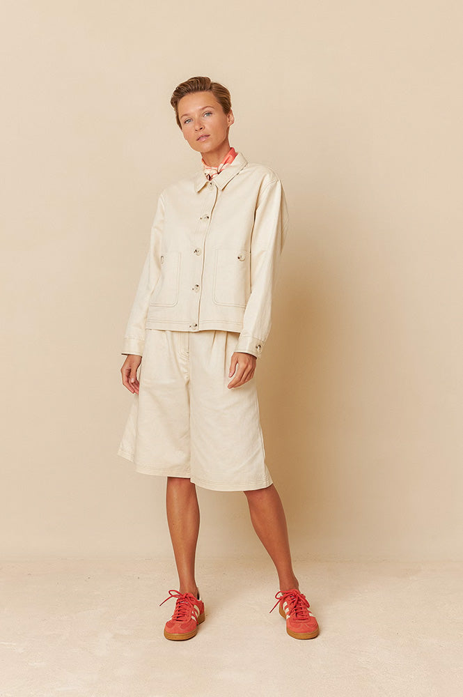 Indi & Cold Gabardine Cream Bermuda Shorts