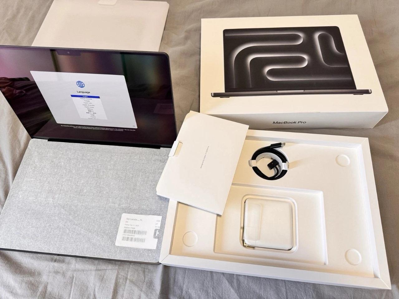 Macbook Pro 14 inch M3 Max - 36GB/1TB Silver - with AppleCare