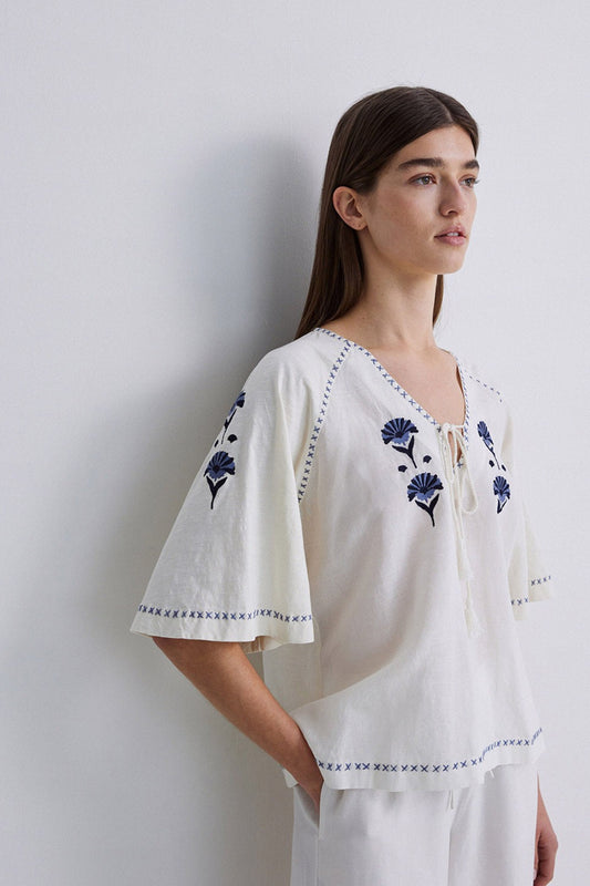 Yerse Embroidered Ecru Blouse